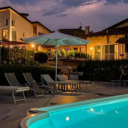 La Rosa Gialla Bio Apartments & Rooms Barolo Kültér fotó