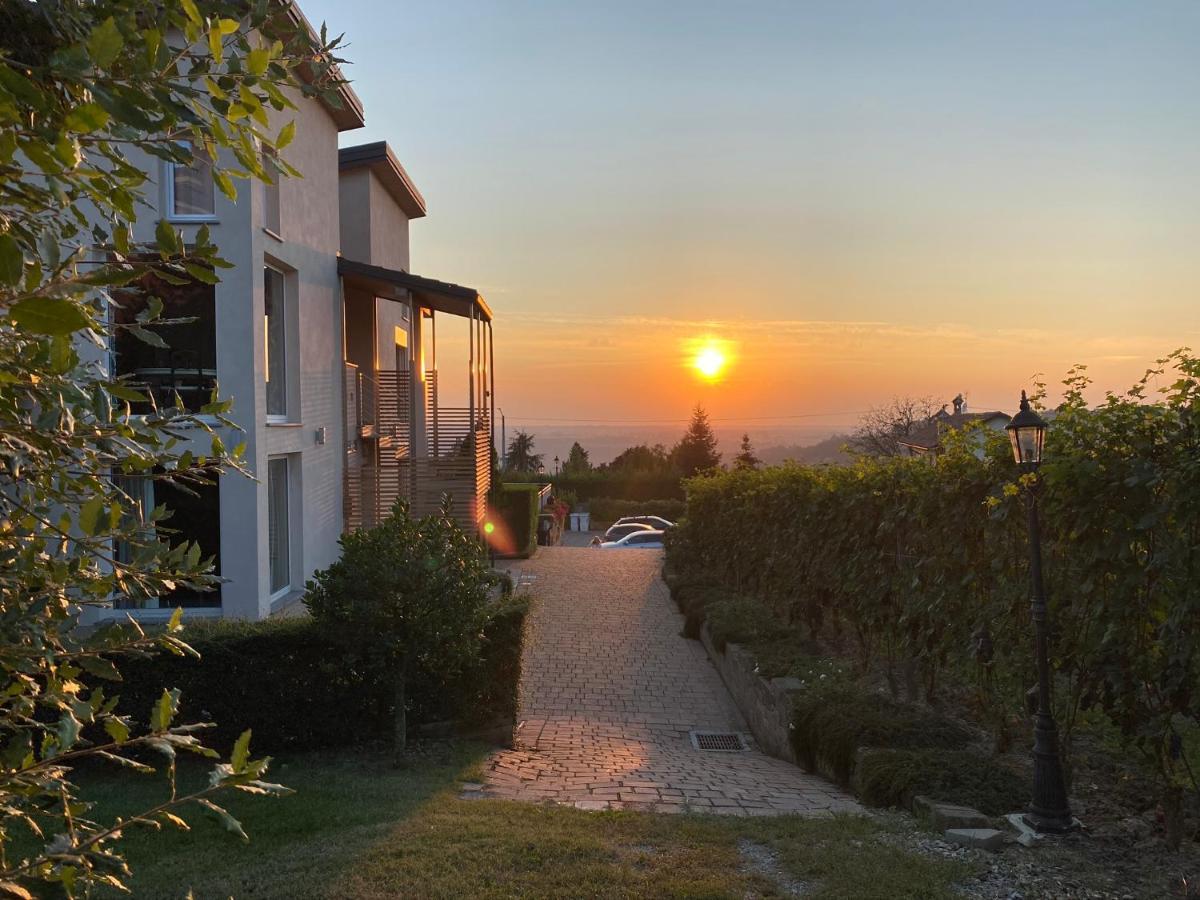 La Rosa Gialla Bio Apartments & Rooms Barolo Kültér fotó