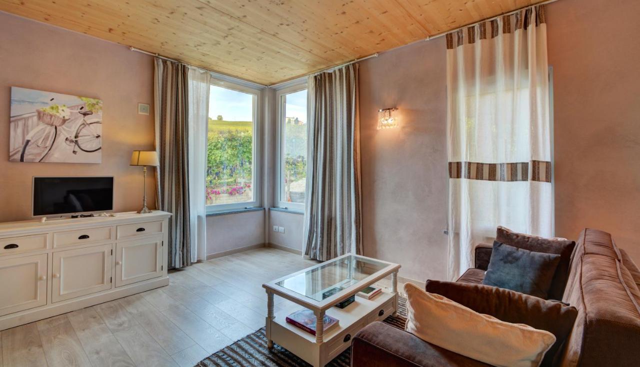 La Rosa Gialla Bio Apartments & Rooms Barolo Kültér fotó
