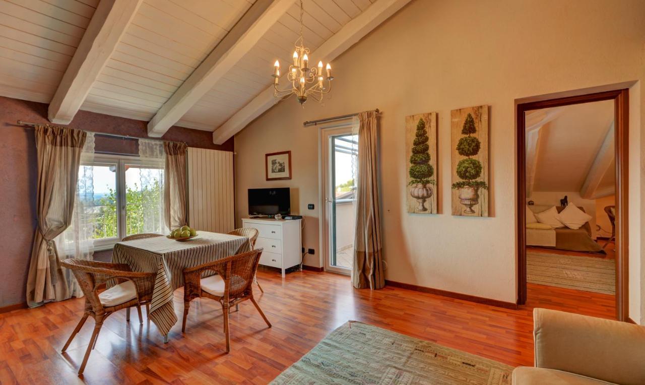 La Rosa Gialla Bio Apartments & Rooms Barolo Kültér fotó