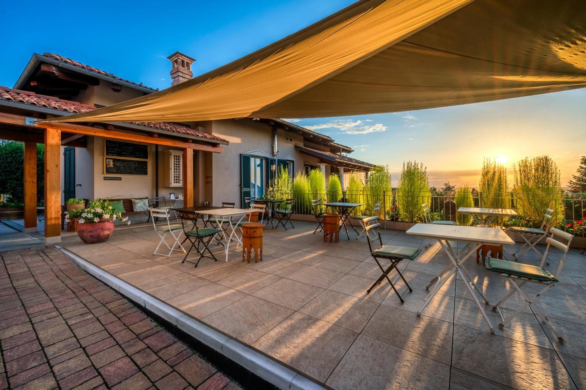 La Rosa Gialla Bio Apartments & Rooms Barolo Kültér fotó