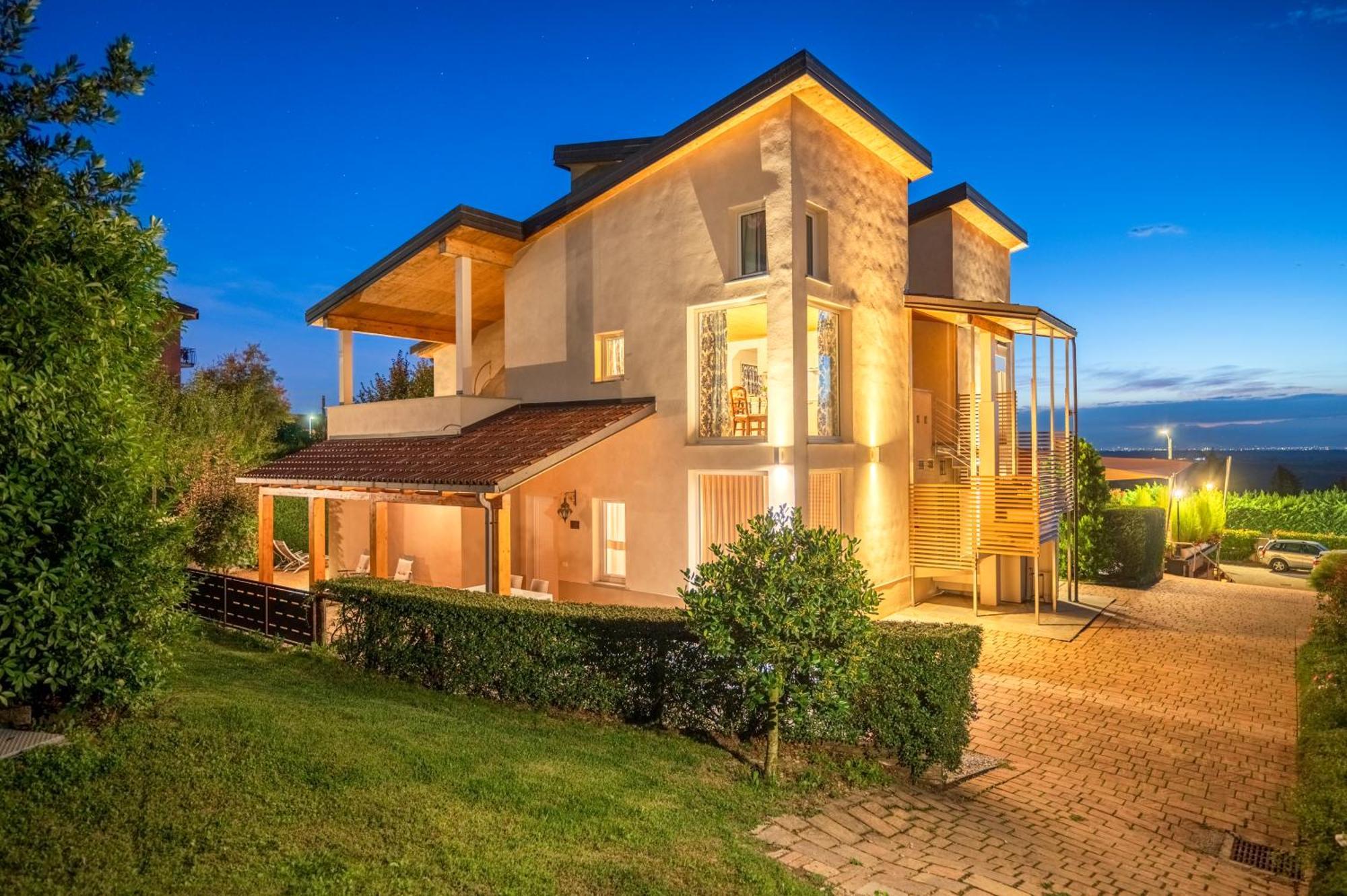 La Rosa Gialla Bio Apartments & Rooms Barolo Kültér fotó