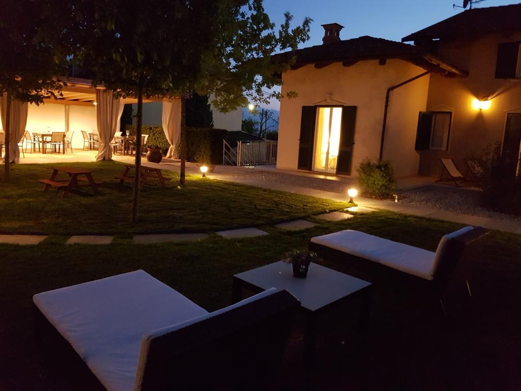 La Rosa Gialla Bio Apartments & Rooms Barolo Kültér fotó
